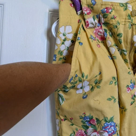 NWT Vintage Yellow FLORAL Shorts!  HIGH QUALITY CONSTRUCTION!  | 6 | Lizsport - Picture 4 of 11